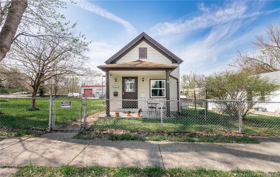 1511 Chartres St, New Albany, IN 47150 - photo 1