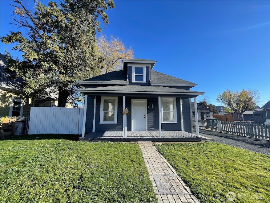 303 Methow St, Wenatchee, WA 98801 - photo 1