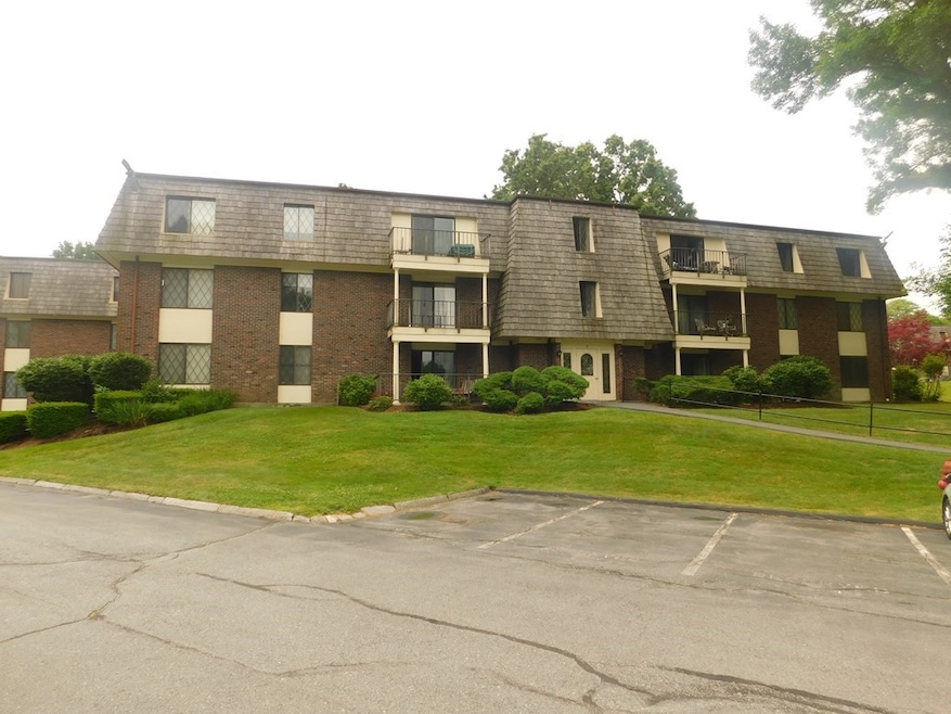 4700 N Main St unit 5B, Fall River, MA 02720 - photo 1