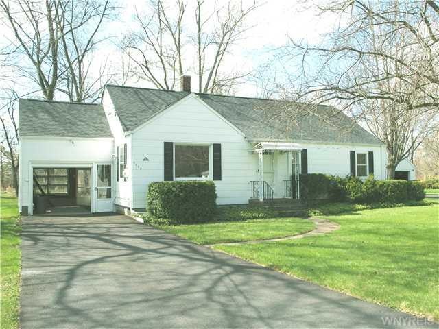 2850 Stenzel Ave, North Tonawanda, NY 14120 - photo 1