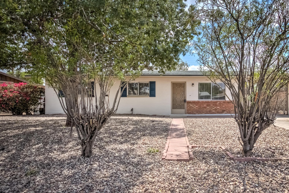 2433 W Gregory St-1