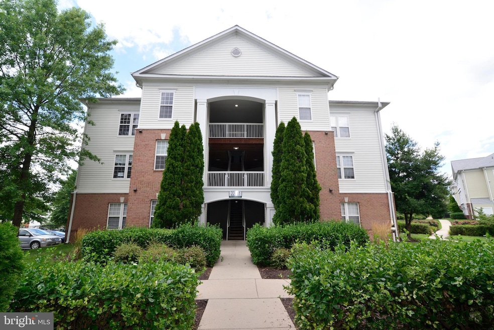 22611 Blue Elder Terrace unit 301, Ashburn, VA 20148 - photo 1
