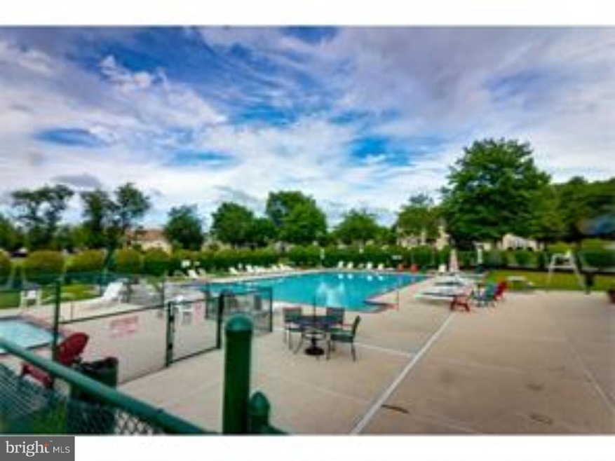 557 Shetland Ct unit 557, Sewell, NJ 08080 - photo 1