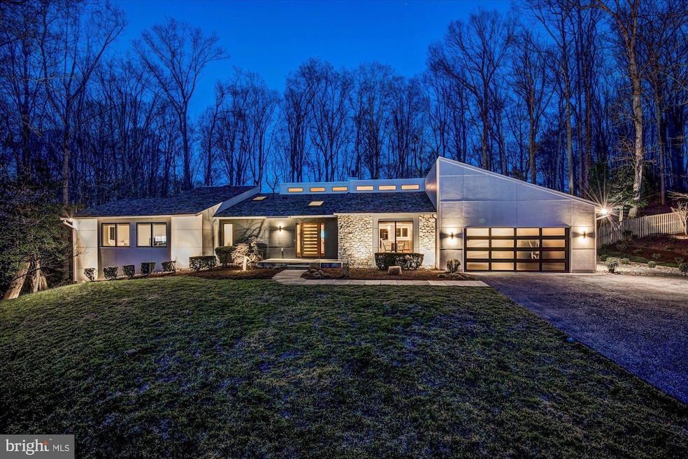 6825 Capri Place, Bethesda, MD 20817 - photo 1