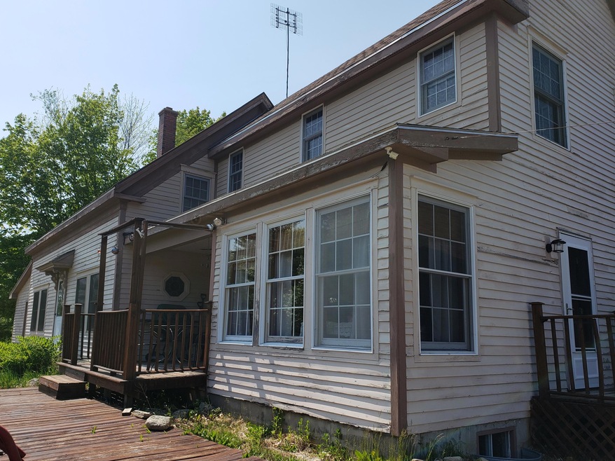 Exterior 1 687 Shepard Hill