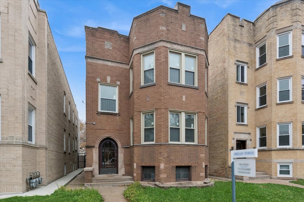 5412 N Kimball Ave unit 2, Chicago, IL 60625 - photo 1