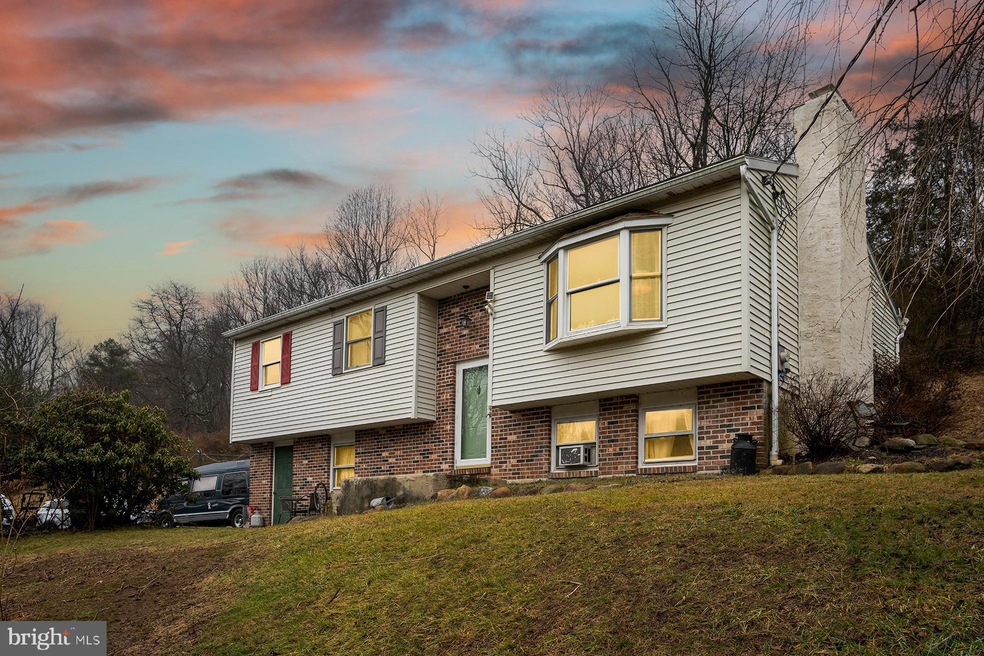 565 Hill Church Rd, Boyertown, PA 19512 - photo 1