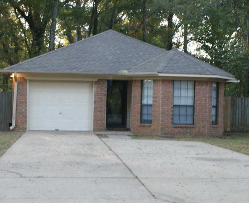 521 5th Ave, Conway, AR 72032 - photo 1