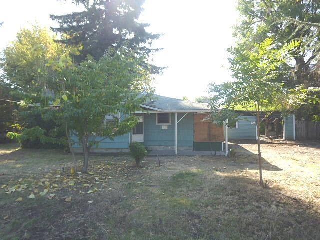 686 Gilman Rd, Medford, OR 97504 - photo 1