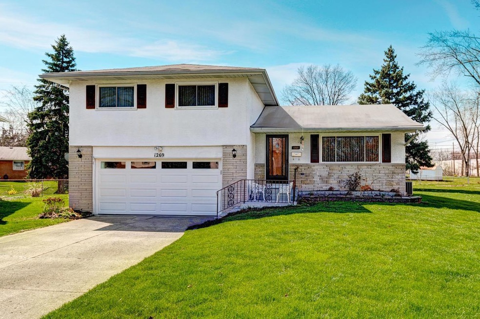 Welcome home to 1269 Bosworth Sq. So!