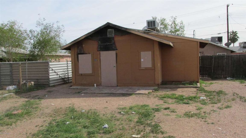 2441 E Monroe