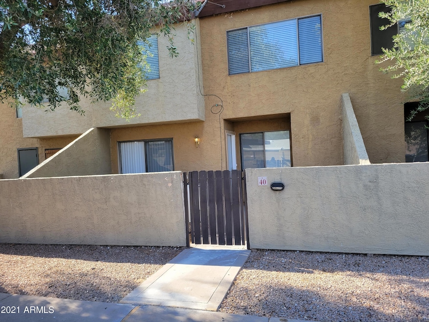 2121 S Pennington unit 40, Mesa, AZ 85202 - photo 1