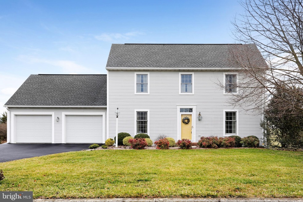 353 Greenway Cir, Greencastle, PA 17225 - photo 1