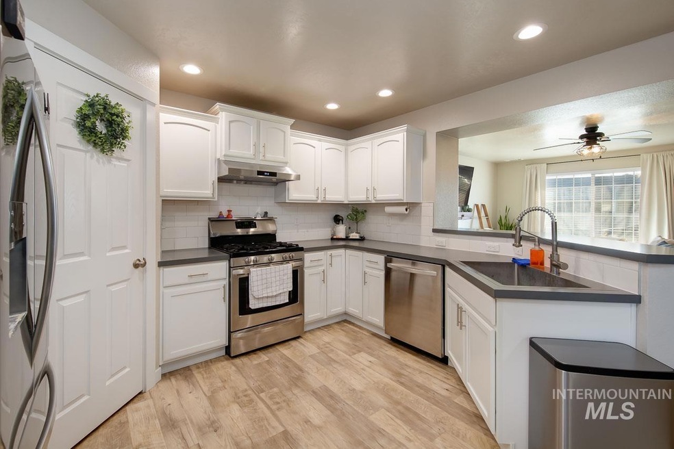 8997 S Royal Gala Ave, Kuna, ID 83634 - photo 1