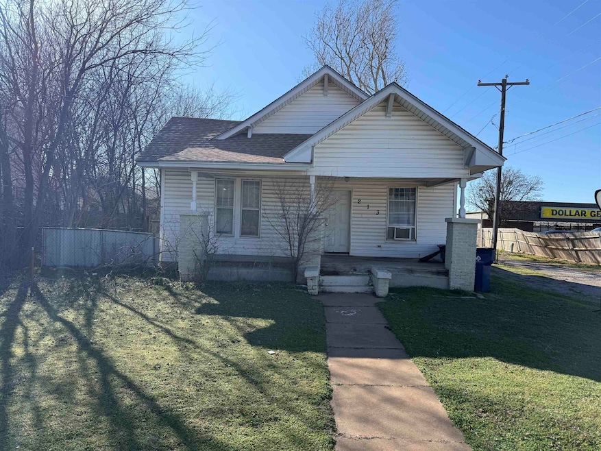 243 243 S 9th, Duncan, OK 73533 - photo 1