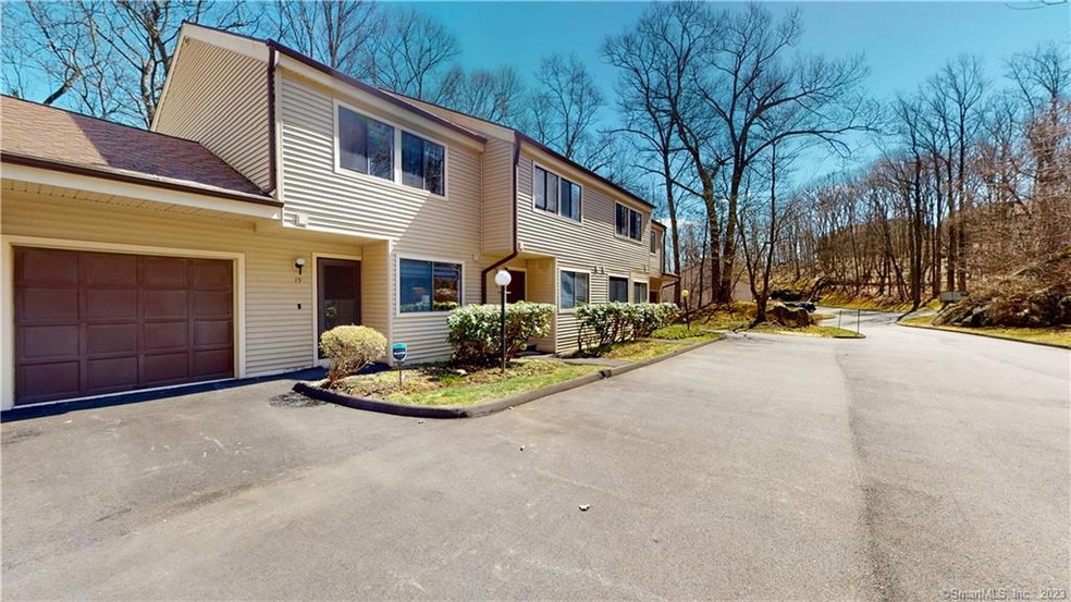 19 Idlewood unit 19, Bethel, CT 06801 - photo 1