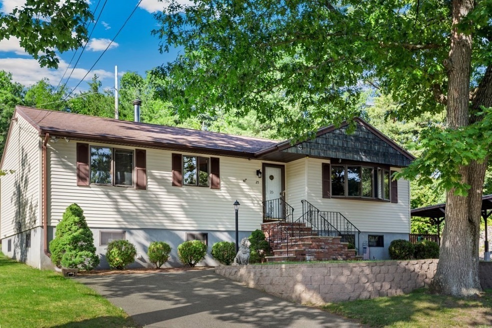 25 Oak Point Rd, Saugus, MA 01906 - photo 1