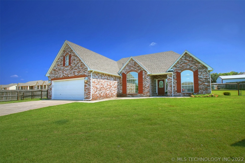 1101 S Quail Creek Ln, Skiatook, OK 74070 - photo 1