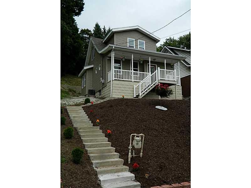 Exterior Front. private dead end street, ample par