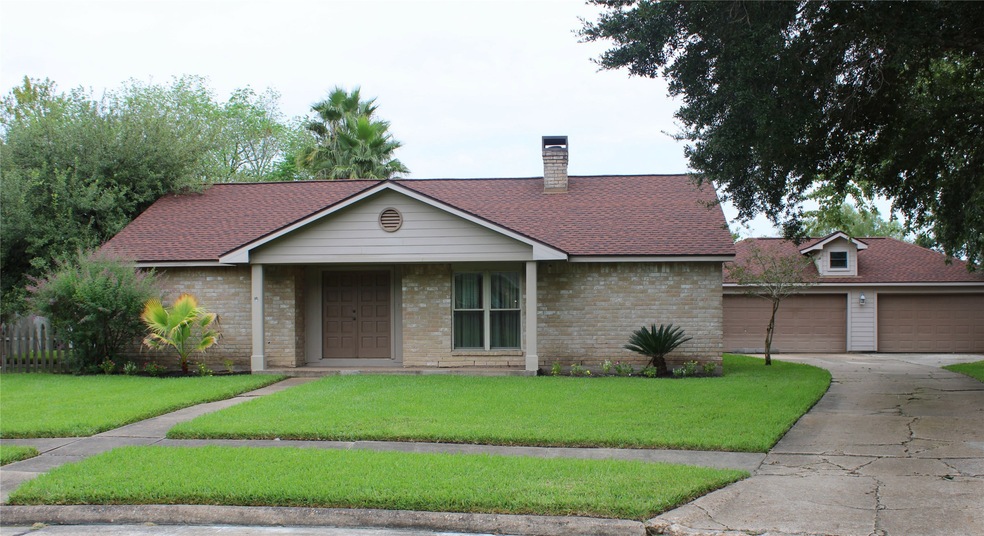 509 Desert Aire Dr, Friendswood, TX 77546 - photo 1