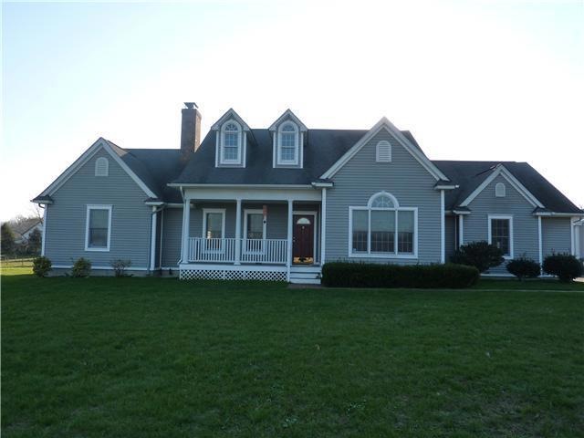 627 E Kaisertown Rd, Montgomery, NY 12549 - photo 1