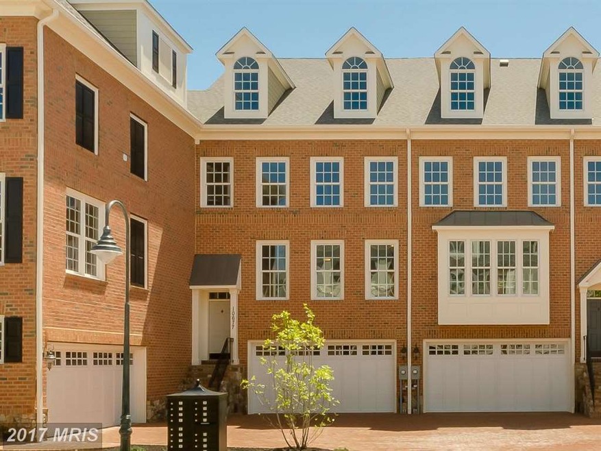 10677 Yorktown Ct, Fairfax, VA 22030 - photo 1