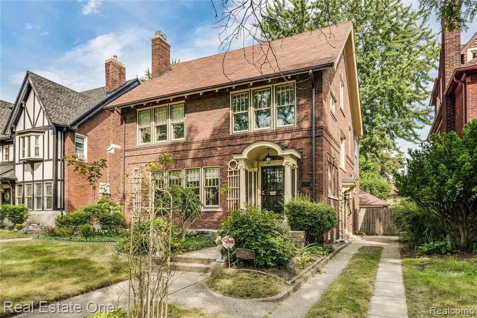 2254 W Boston Blvd, Detroit, MI 48206 - photo 1