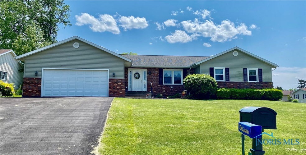 939 Edgehill Rd, Findlay, OH 45840 - photo 1