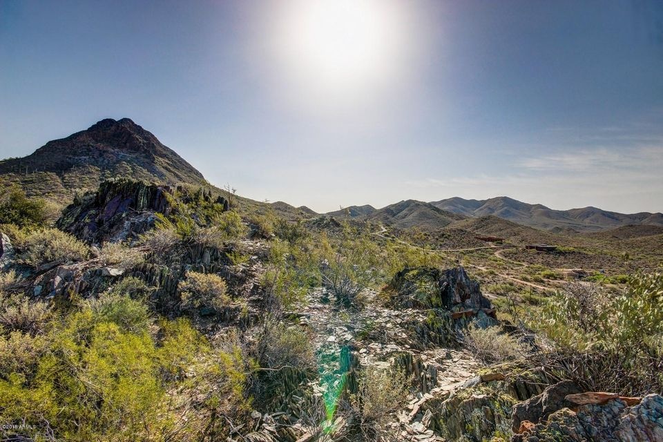 Photo viewing South Gavalian Peak