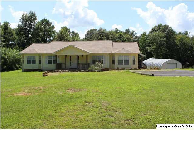 895 Bowman Circle in Pell City.  This house has ap