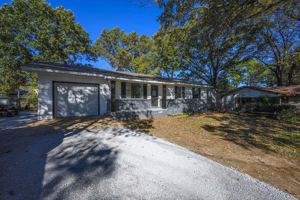 710 Village St, Newark, AR 72562 - photo 1