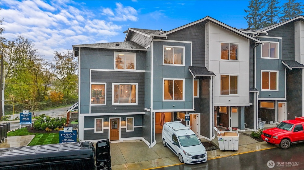 Photographs are for illustrative purposes only. Features, finishes, interior/exterior colors, landscaping and floorplan shown may vary from actual homes built.