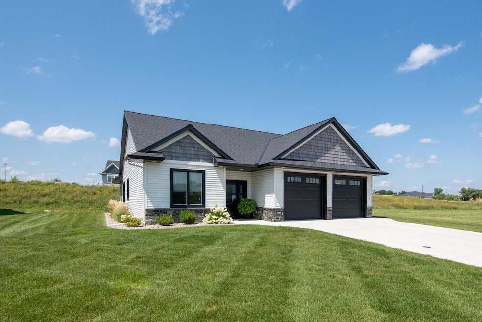 1026 Mahoe Way, Mankato, MN 56001 - photo 1