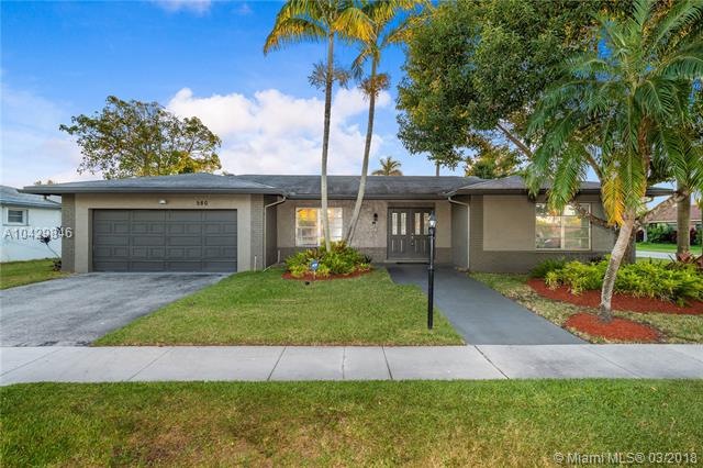 580 Oakwood Ln, Weston, FL 33326 - photo 1