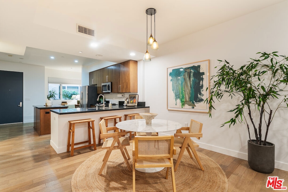 6001 Carlton Way unit 105, Los Angeles, CA 90028 - photo 1