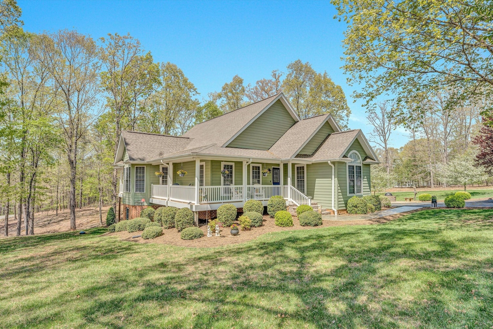 Pending $699,000
