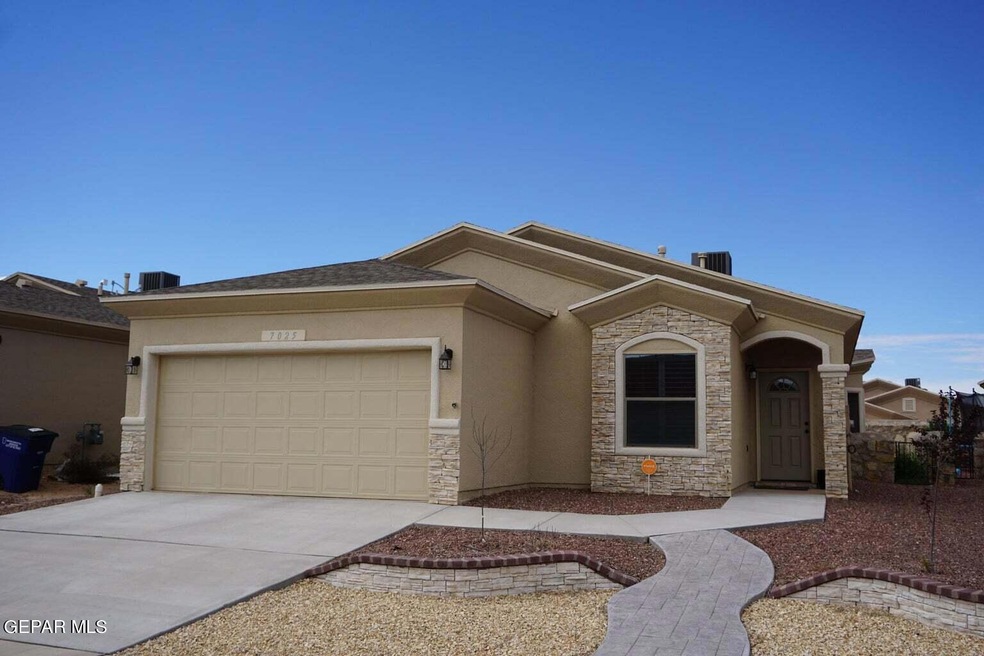 13652 Baja Vista Ct, Horizon City, TX 79928 - photo 1