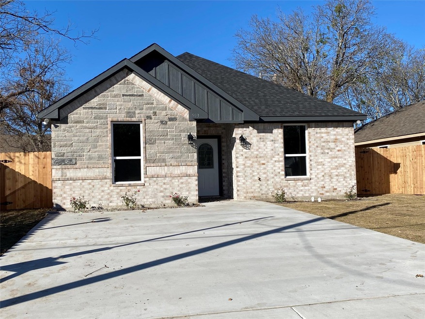 503 Robbins St, Cleburne, TX 76031 - photo 1