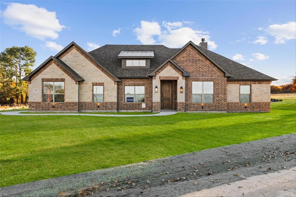 723 County Road 4764, Boyd, TX 76023 - photo 1