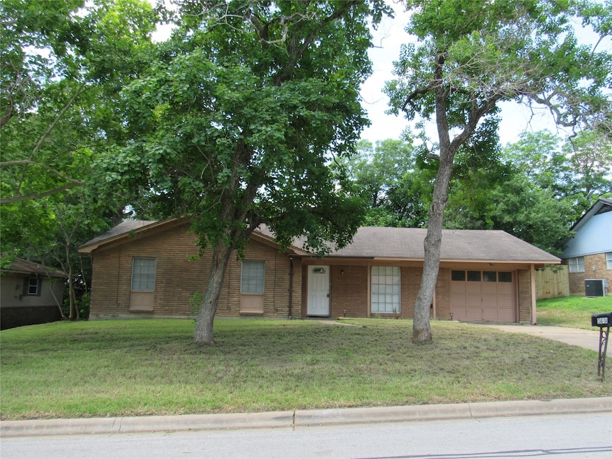 2414 Airline Dr, Brenham, TX 77833 MLS 7542600