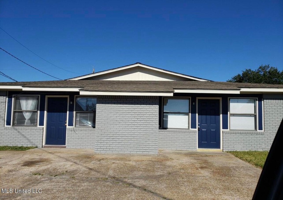 1015 Park Row Ave, Long Beach, MS 39560 - photo 1