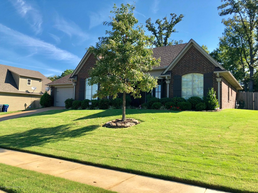 1406 Lake Front Dr E, Hernando, MS 38632 - photo 1