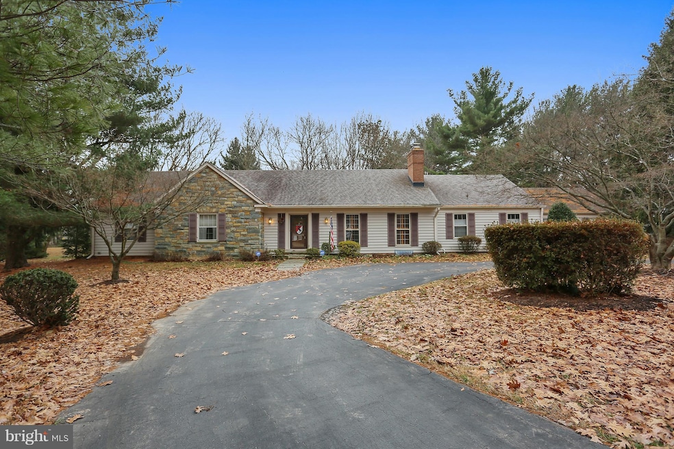 14304 Brickhowe Ct, Germantown, MD 20874 - photo 1