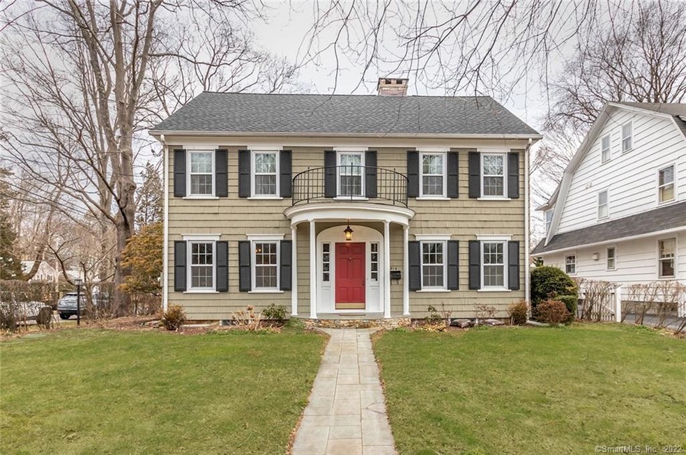 914 Stratfield Rd, Fairfield, CT 06825 - photo 1