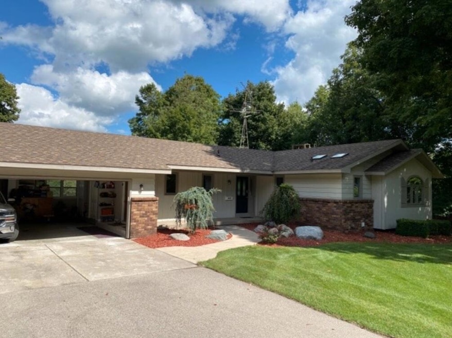 9017 Eastern Ave SE, Byron Center, MI 49315 - photo 1