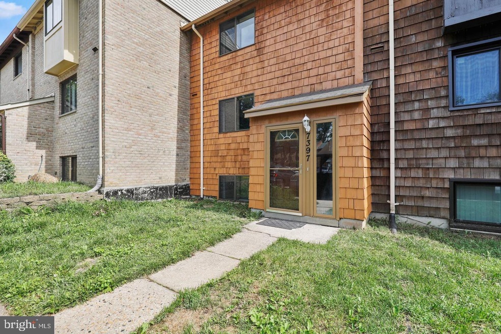 7397 Hickory Log Cir, Columbia, MD 21045 - photo 1