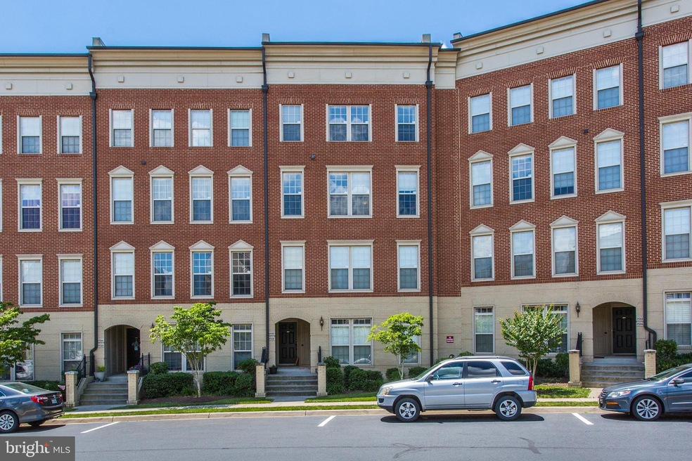 7730 Cedar Branch Dr unit 72, Gainesville, VA 20155 - photo 1