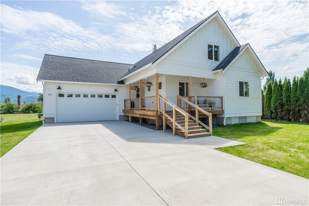 519 Third St, Lynden, WA 98264 - photo 1