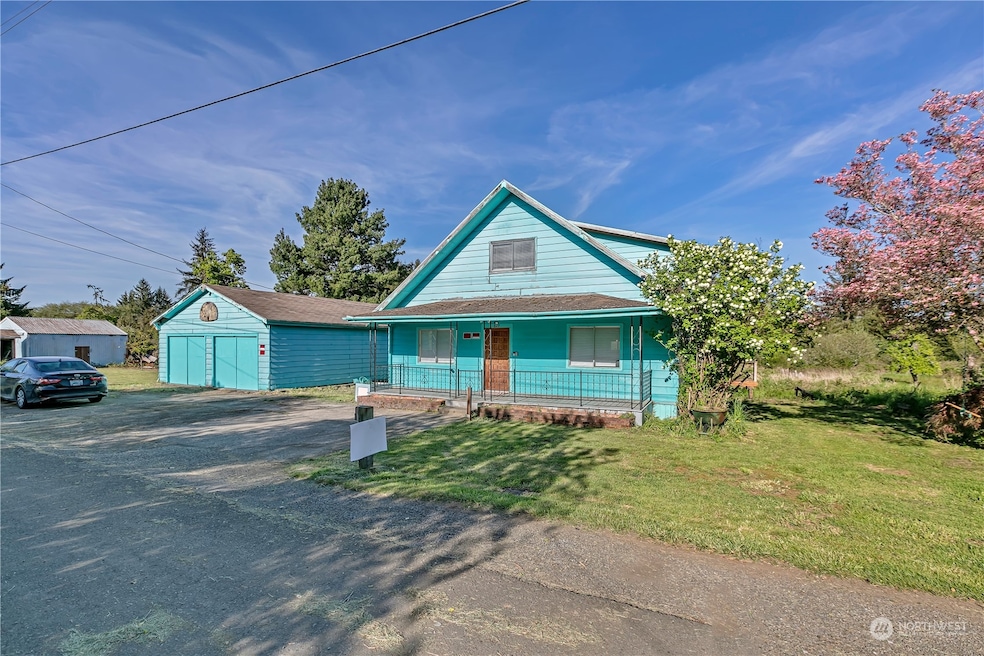 829 Crossing St, Raymond, WA 98577 - photo 1