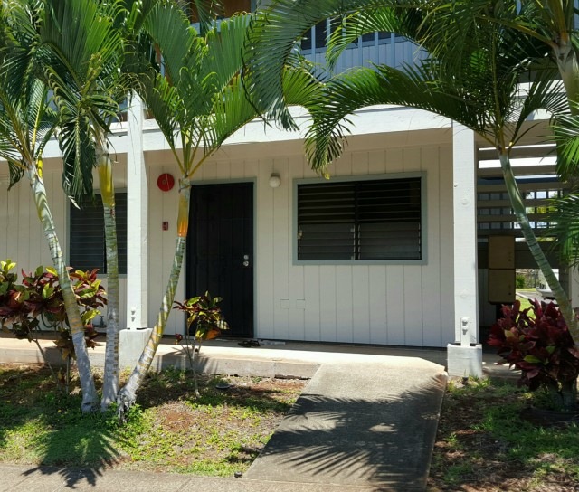 Ground floor unit with NEW carpet, interior paint